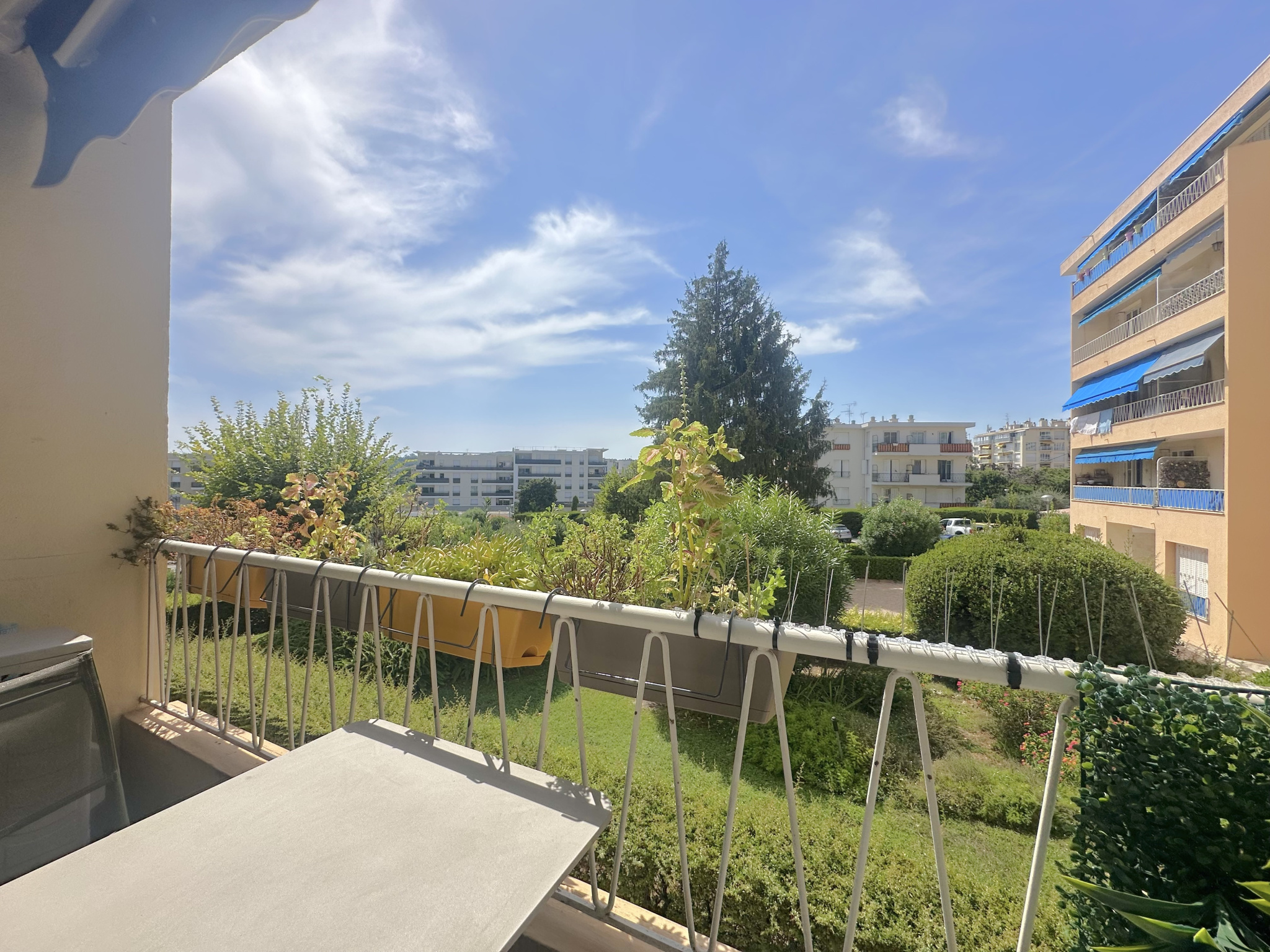 LE CANNET ROCHEVILLE - 3P AVEC TERRASSE, PARKING PRIVATIF ET
