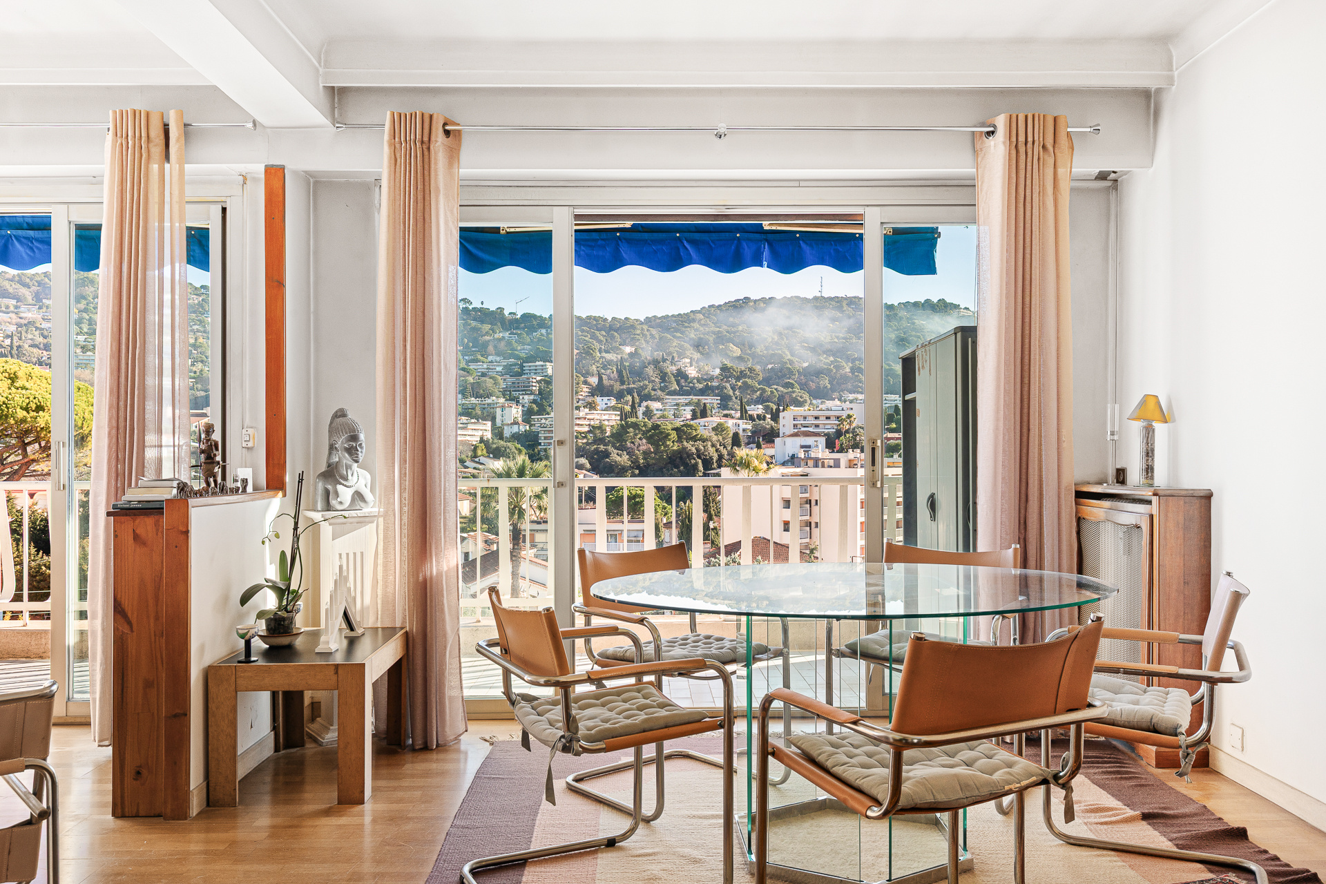 Le Cannet   Appartement lumineux avec terrasse et aperçu mer